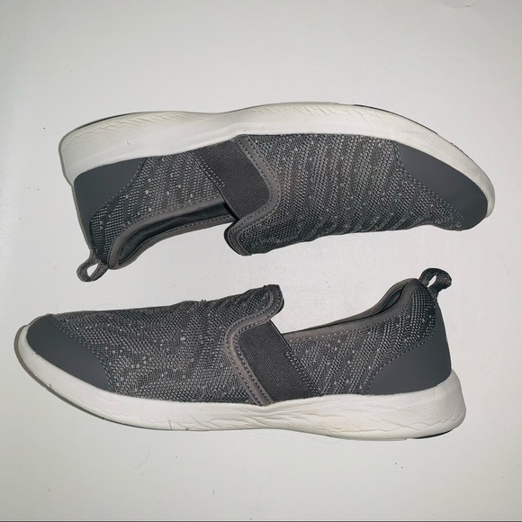 Womans Vionic Slip on Gray shoes Size 9.5 - Picture 3 of 12